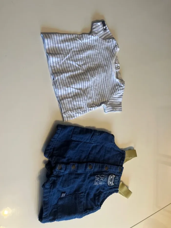 Ensemble t shirt + salopette