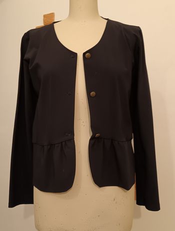 Veste noire originale.