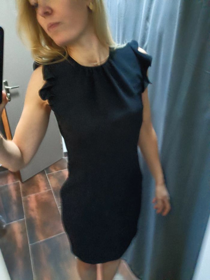 Robe noire - photo numéro 3