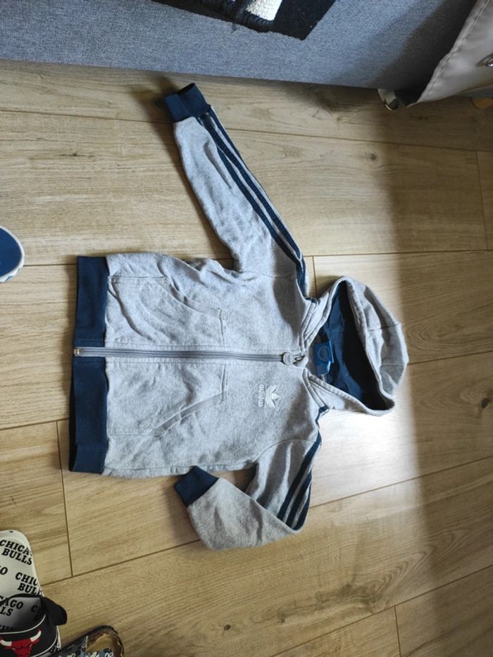 Sweat capuche adidas