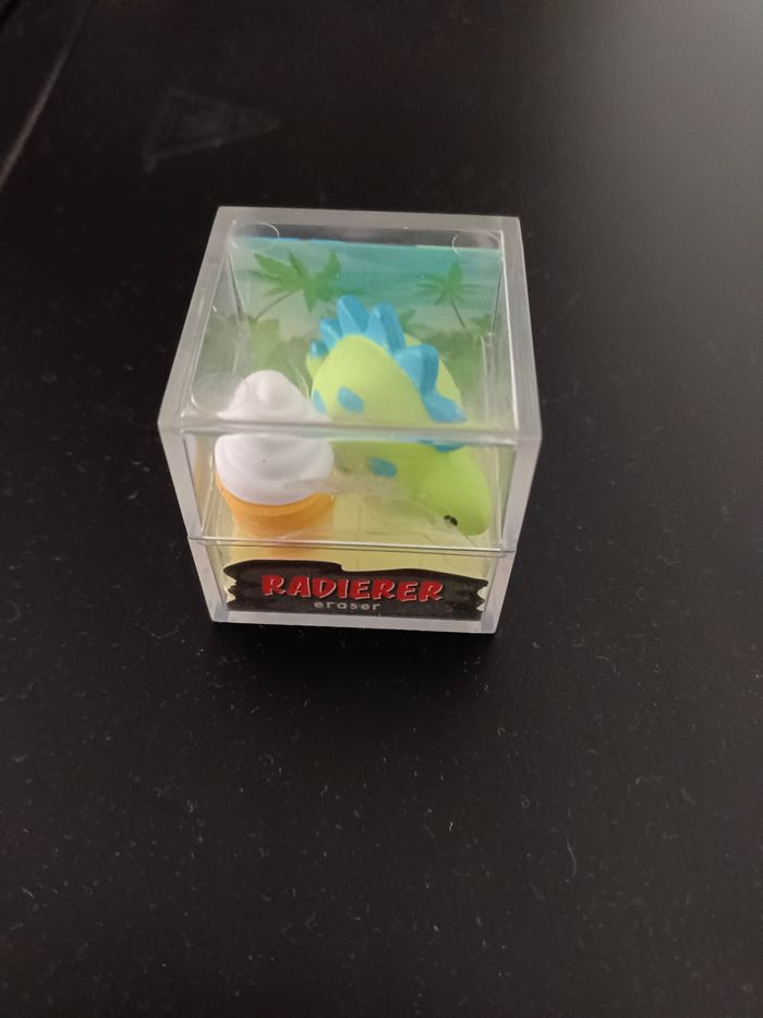 Boîte de 2 gommes différents modèles