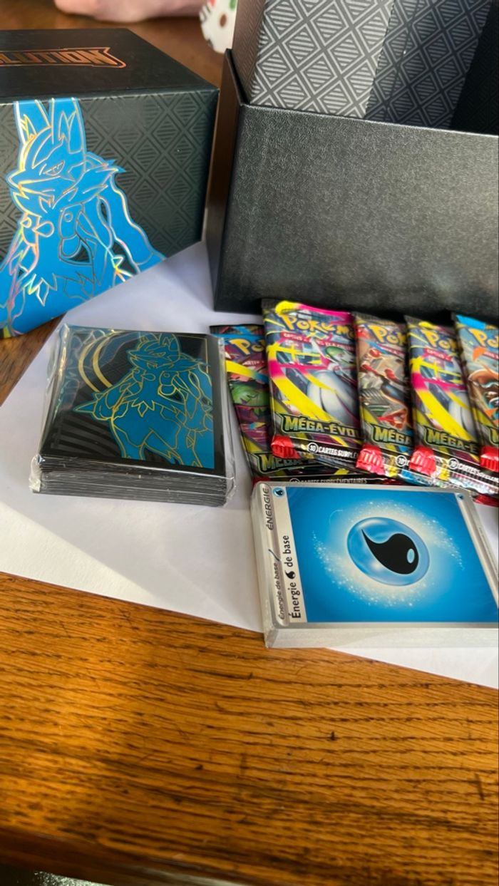 ETB Me1 ouverte avec booster ouverts . - photo numéro 4