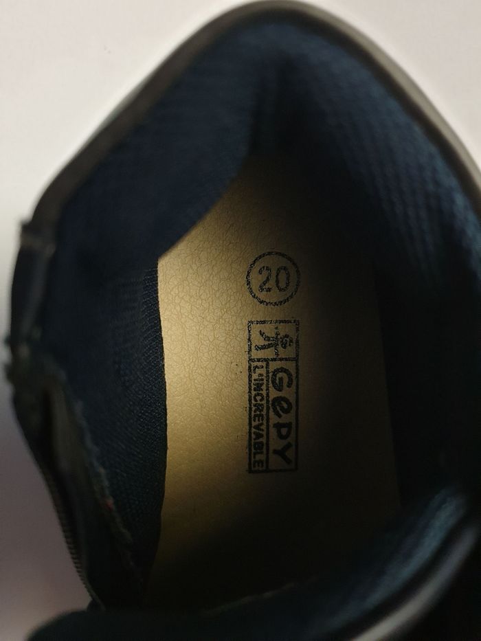 Chaussures taille 20 - photo numéro 4