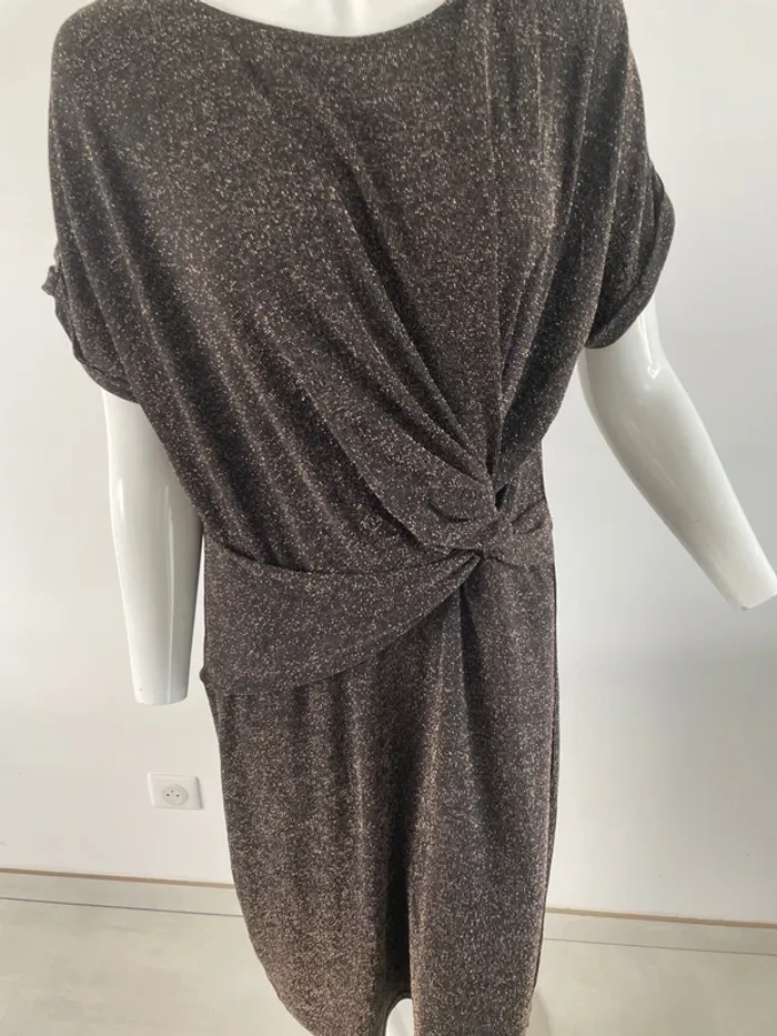 Robe noire et or - photo numéro 2