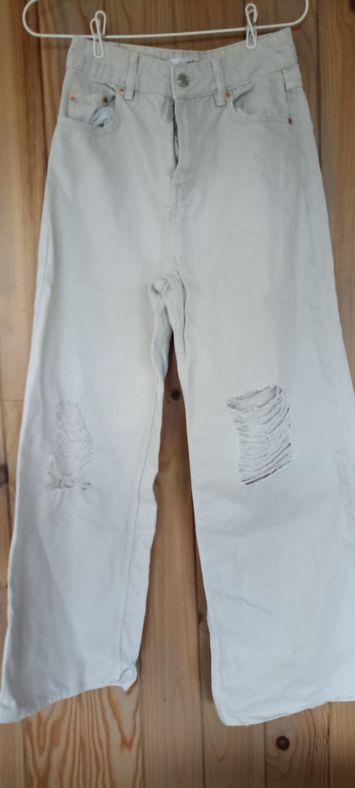 Jean troué femme Jennyfer taille 36