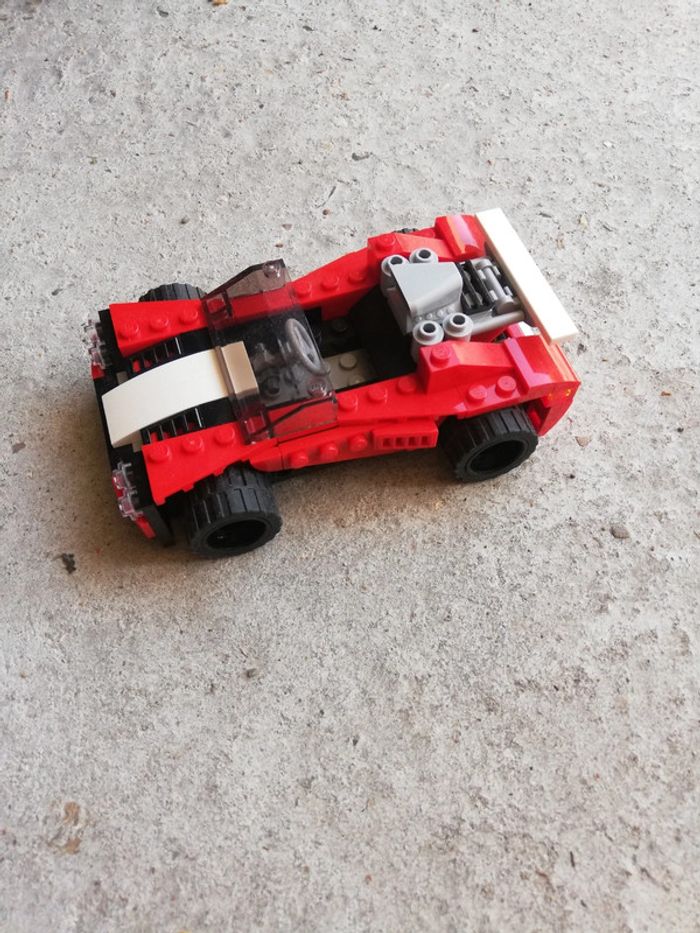 Petit véhicule lego