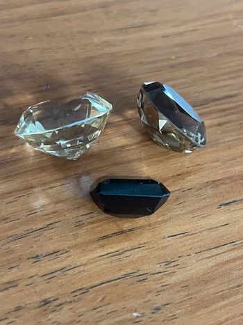 Ensemble de 3 grosses pierres de couleur