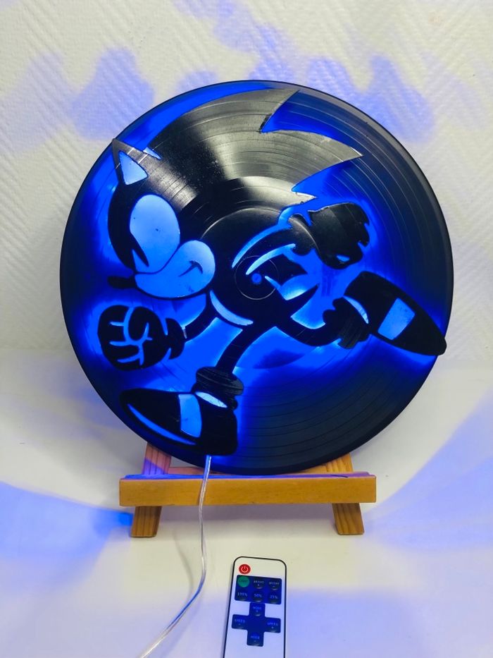 Cadre lumineux sur disque vinyle Sonic - photo numéro 2