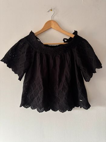 Haut en dentelles avec épaules dénudées Taille XS