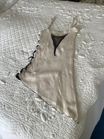 Nuisette Coralba blanche crème et noire  lacée sur un côté t38