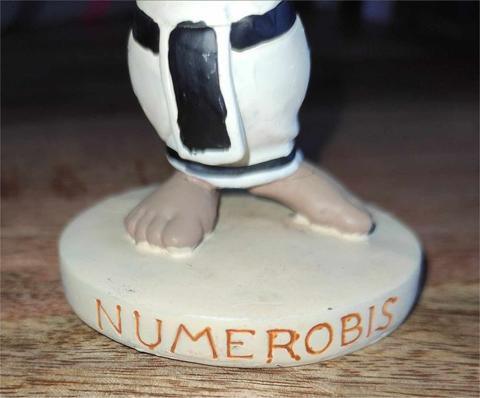 Figurine Numerobis Atlas Plastoy - photo numéro 4
