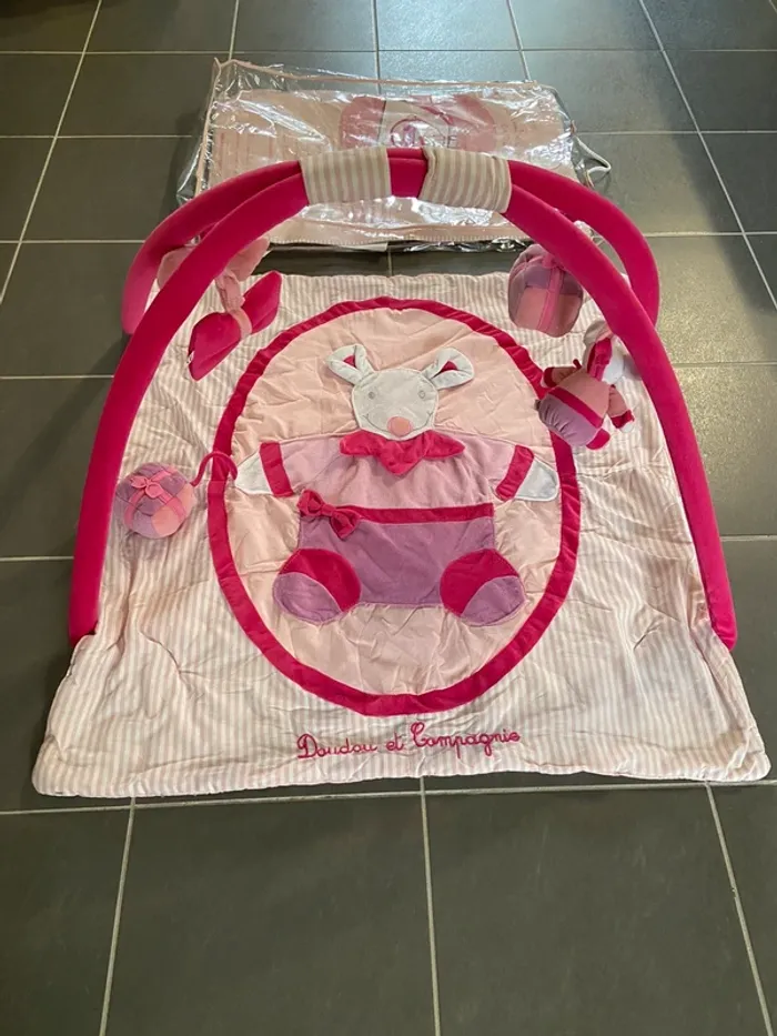 Tapis d’éveil avec arches et activités Doudou et Compagnie - photo numéro 2