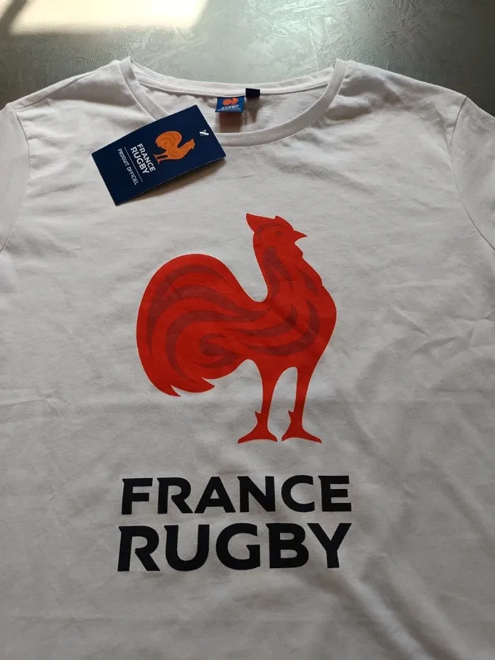 Vends tee-shirt France rugby officiel taille L neuf. - photo numéro 2