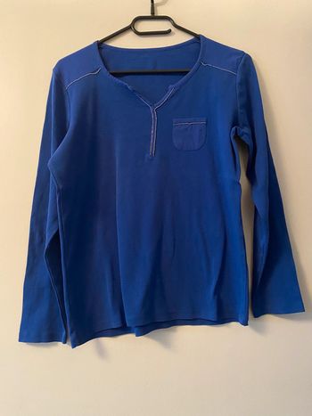 Pull / t-shirt manches longues