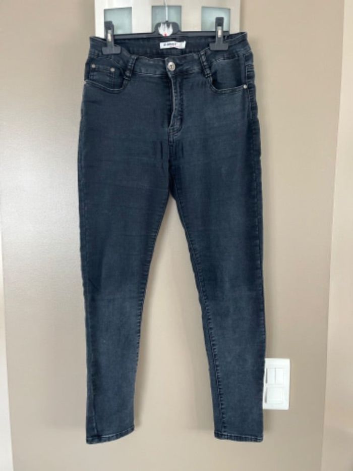 Jean slim noir taille L
