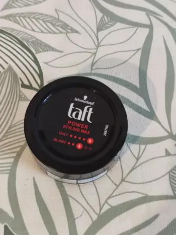 Schwarzkopf taft power styling max 75ml valeur 8€  à utiliser 12 mois après ouverture