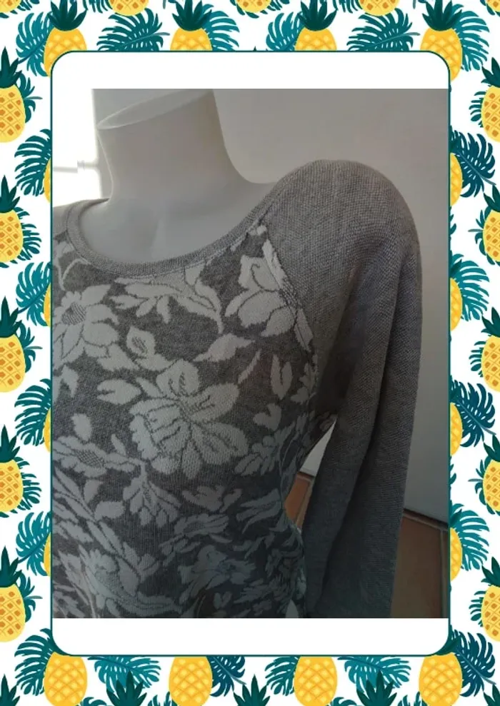 Pull gris motif fleur - photo numéro 3