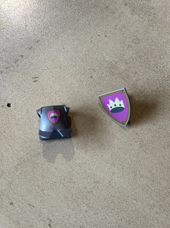 Accessoires figurines Lego, type médiéval ( de la figurine Col408)