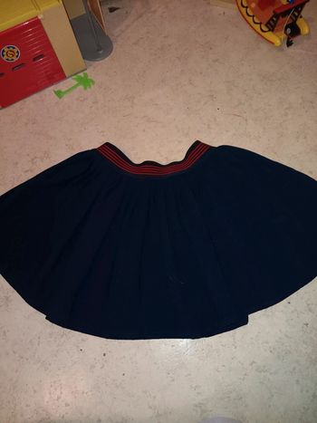 Jupe jacadi  6 ans possible 2 3 tirailles