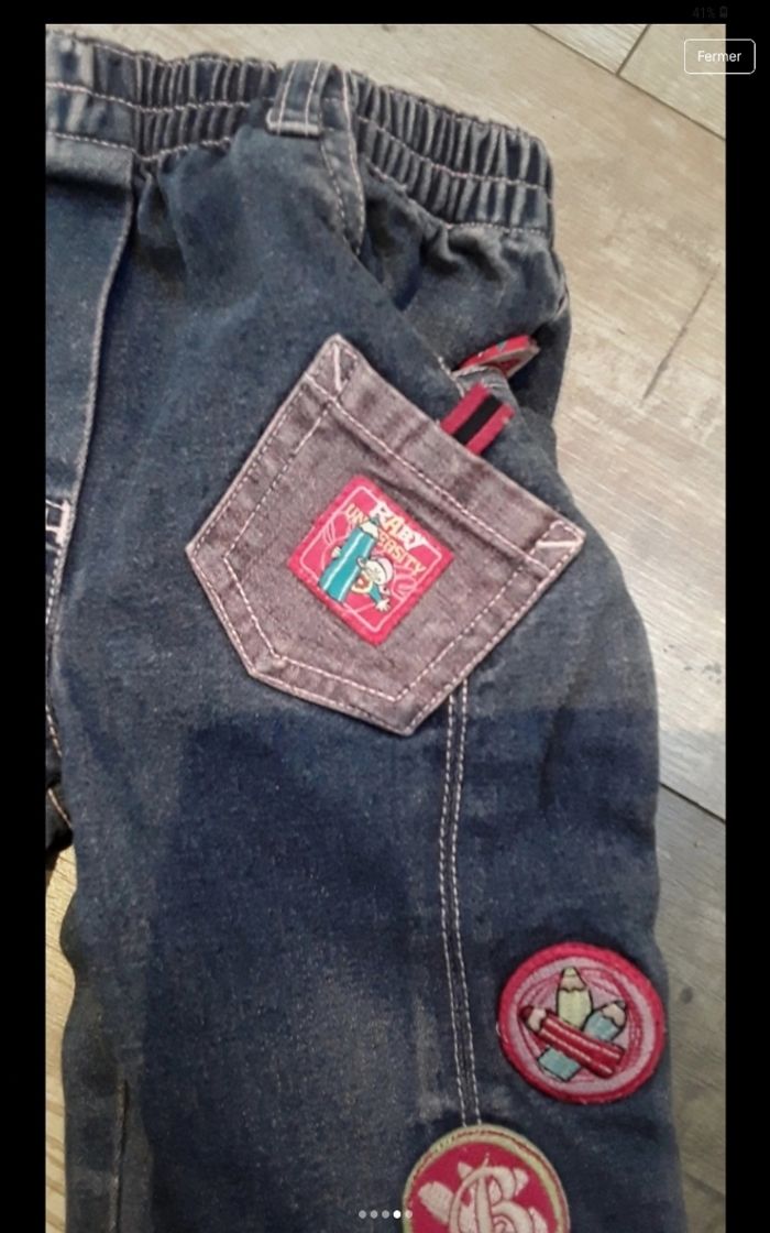 Jeans avec écusson - photo numéro 4