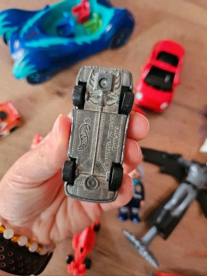 Lot de jouets voitures et marvel - photo numéro 8
