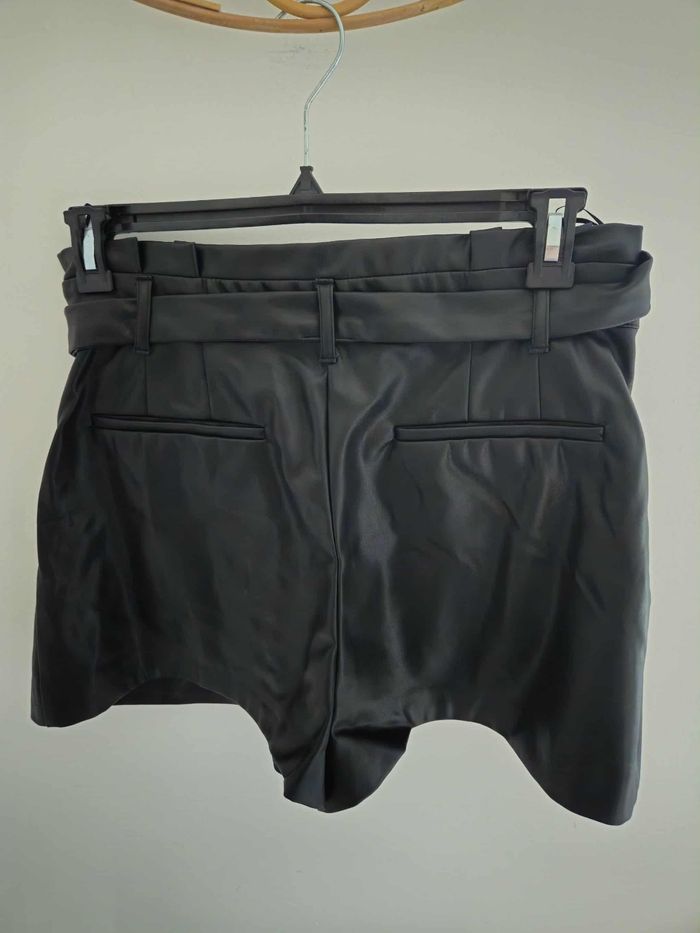 Short effet cuir Zara Taille L - photo numéro 2