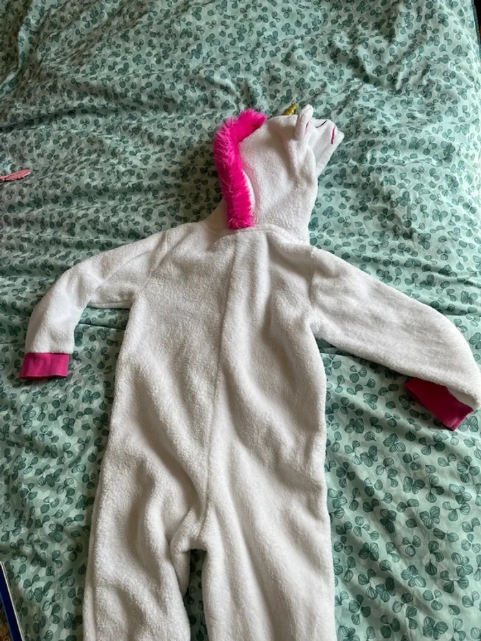 Surpyjama Licorne Minions 5 ans - photo numéro 3