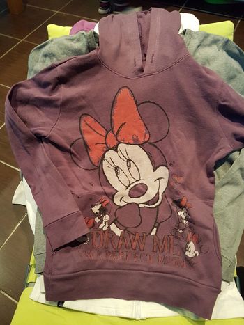 Superbe Sweat-shirt à capuche Minnie Disney 10 ans