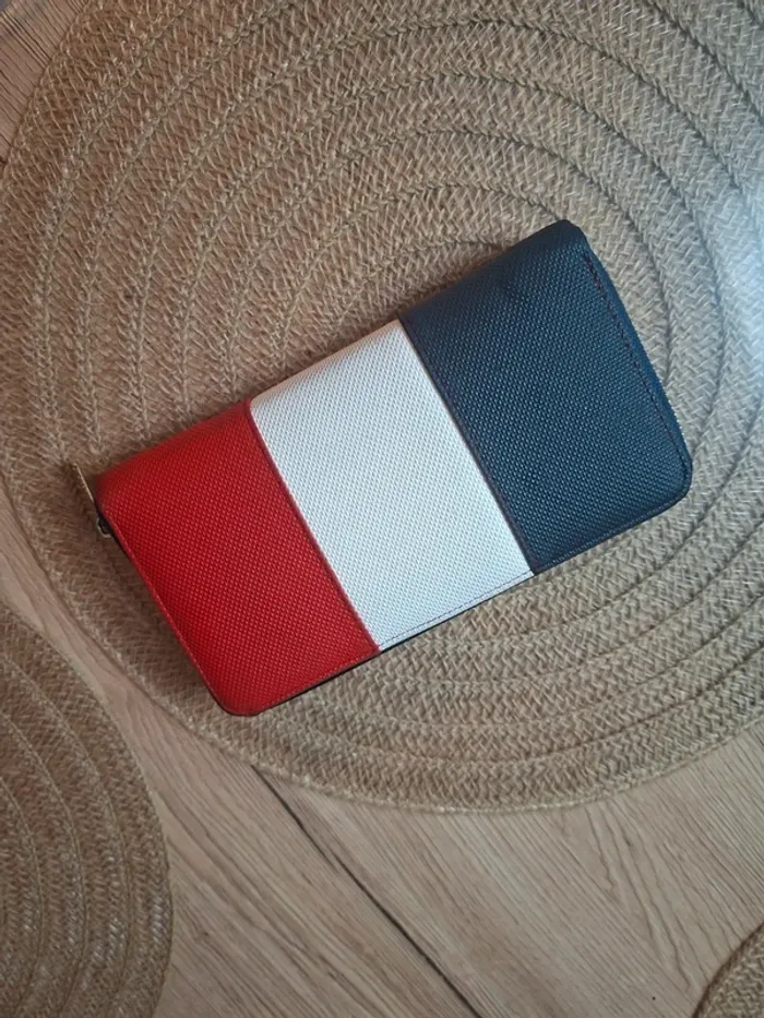 Portefeuille Tommy Hilfiger tricolore – logo doré - photo numéro 13