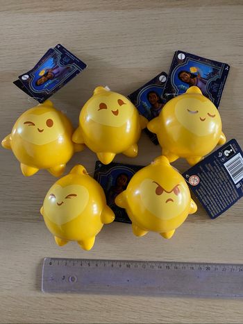 Jouet Mattel figurines personnage wish Asha bonne étoile Disney star Valentino