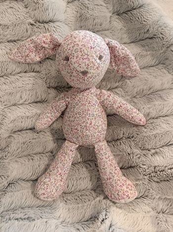 Peluche lapin jacadi motif liberty