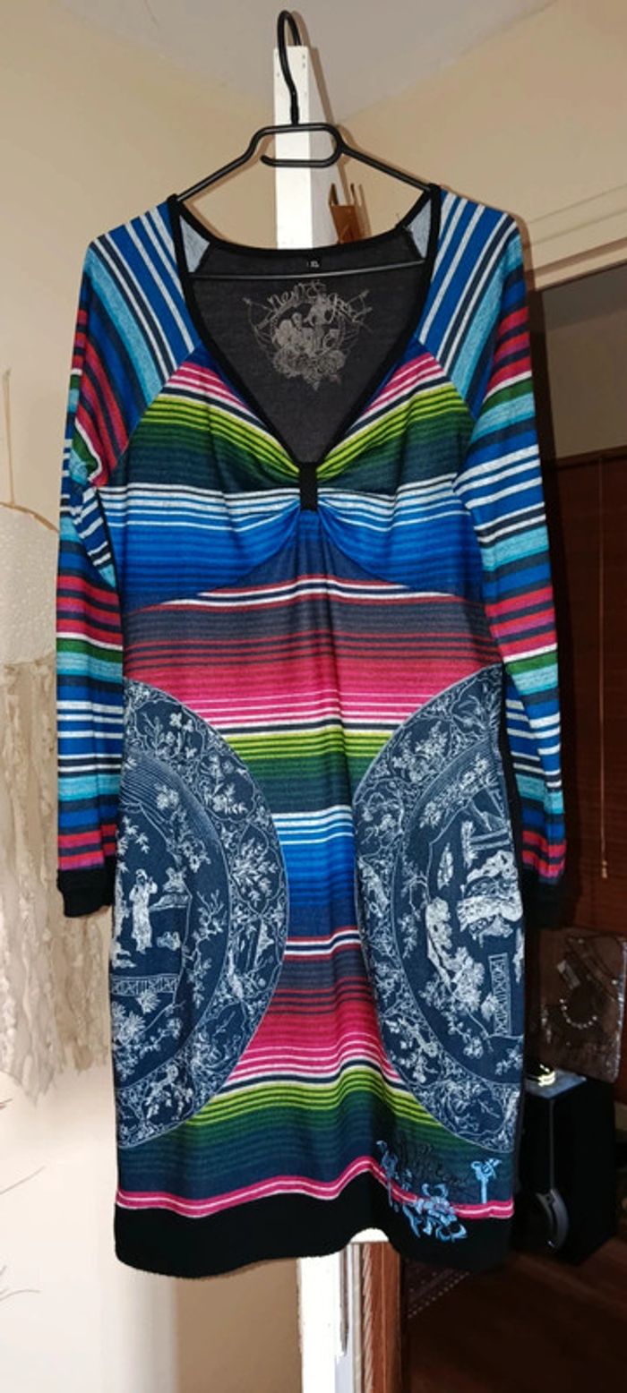 Très belle robe Desigual neuf
