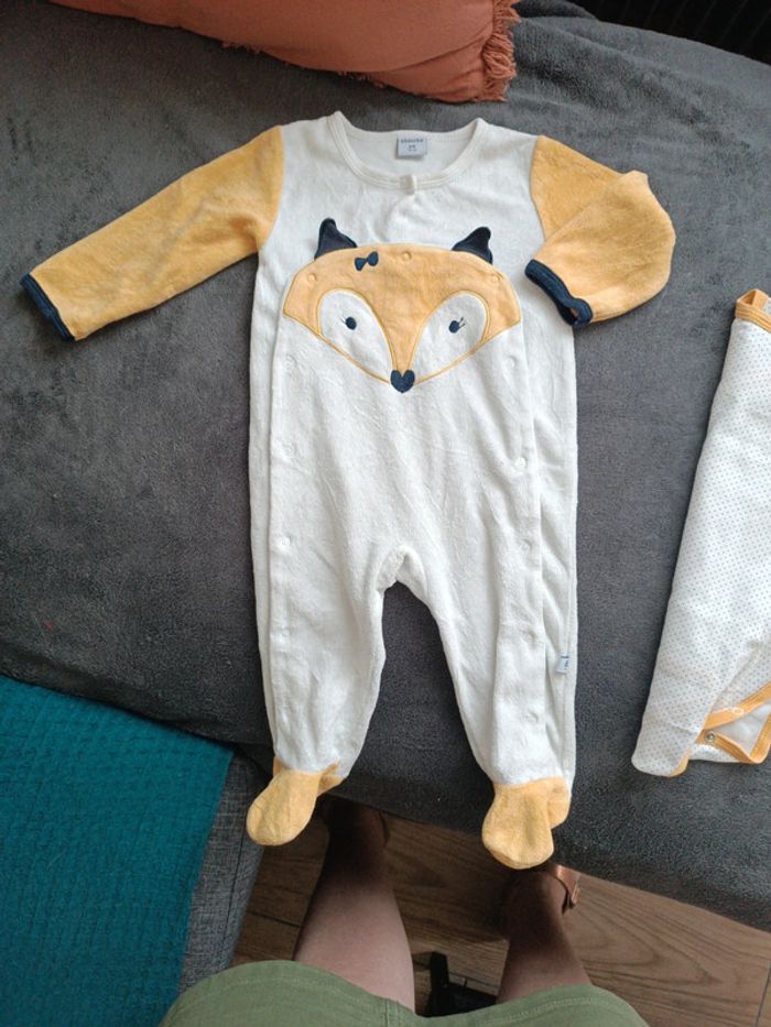 Lot pyjama et bodie - photo numéro 4