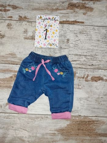 Jolie petit pantalon.