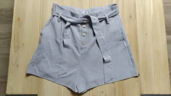Short fluide gris avec ceinture de marque "PIMKIE"