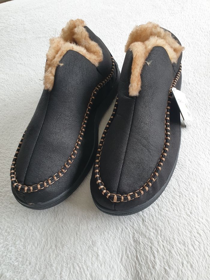 Chaussons homme 46 neuf