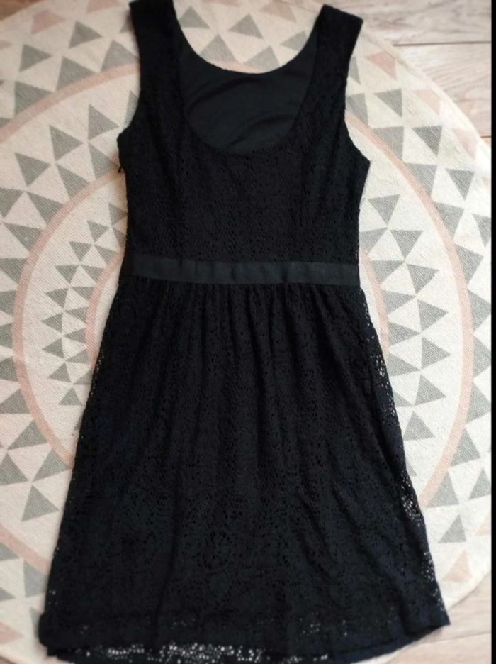 Robe dentelle noire - Camaïeu - 36 - Parfait état - photo numéro 10