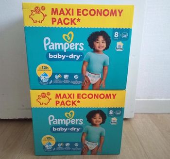 2 cartons de couches pampers taille 8