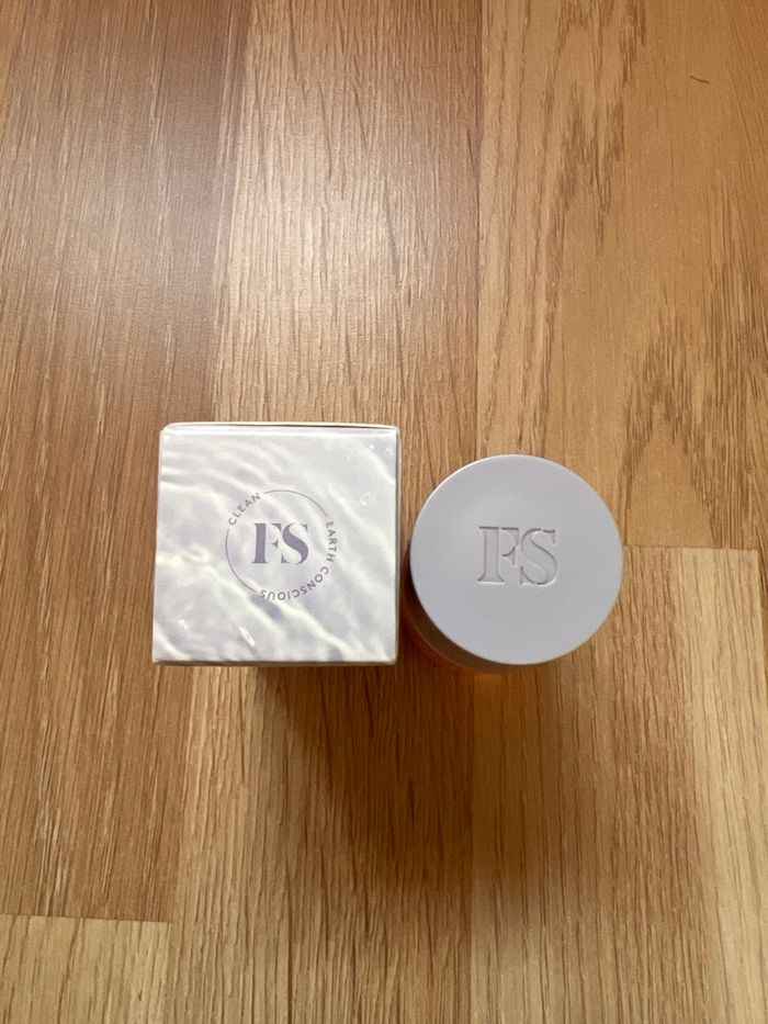 Fenty skin Pre-Show glow neuf - photo numéro 5