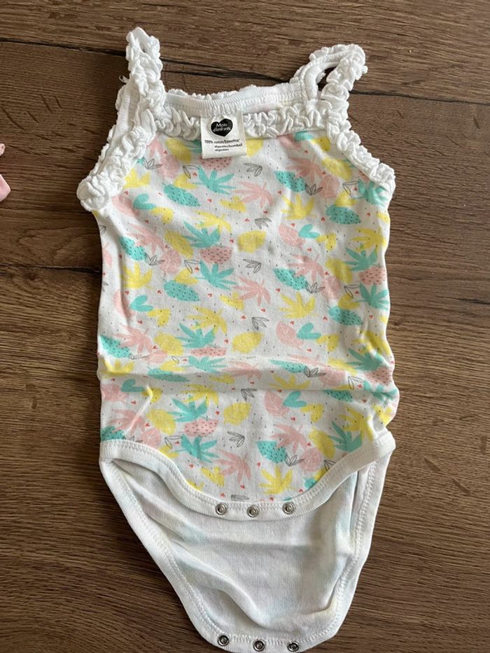 Lot de 3 bodies - 6 mois - photo numéro 2