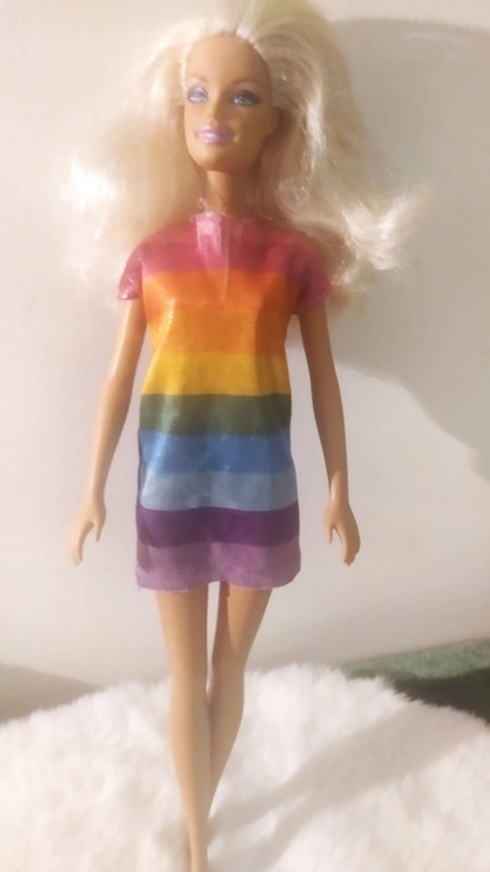 barbie blonde mattel robe colorée - photo numéro 2