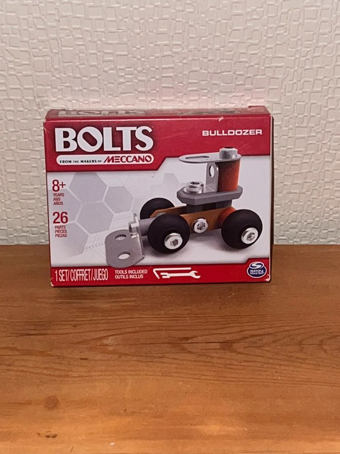 Meccano bolts bulldozer