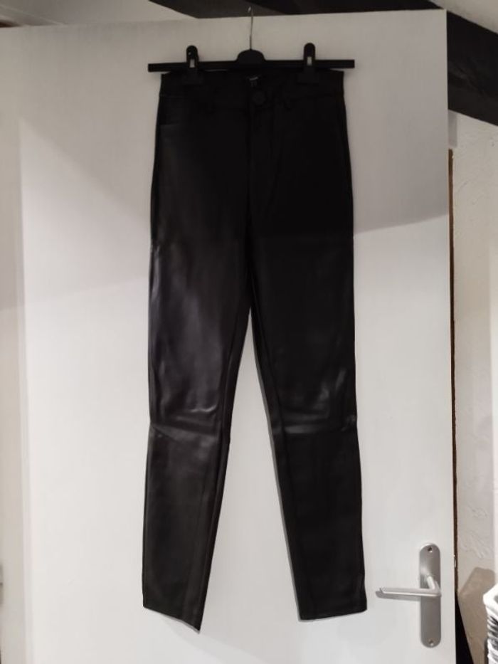 Pantalon simili cuir
