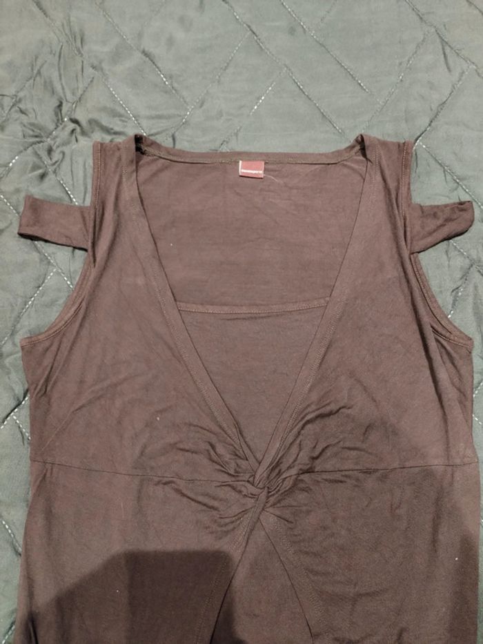 Top blanche porte 38/40 - photo numéro 2