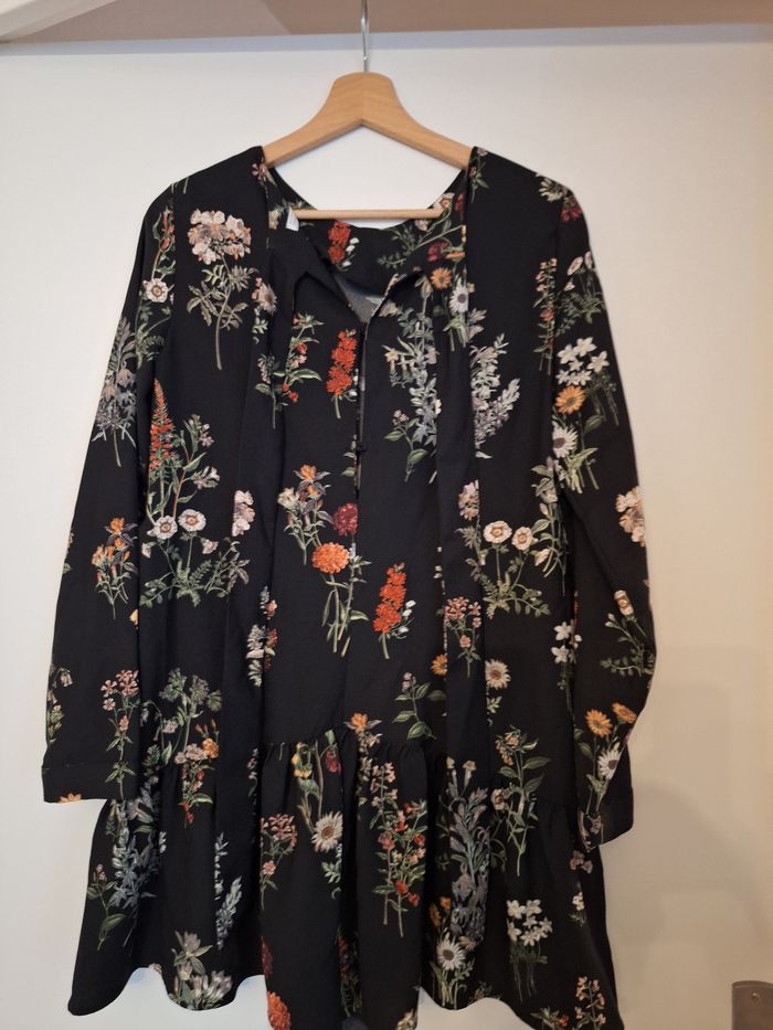 Salopette short  a fleurs zara trafaluc - photo numéro 2