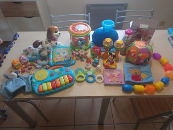 Lot de jouets d'éveil