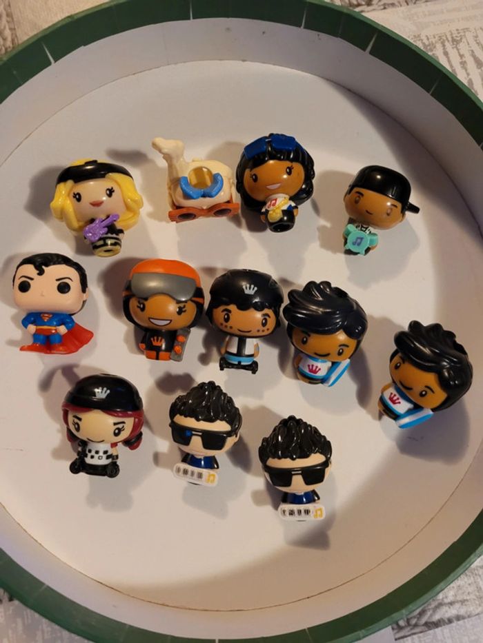 Plusieurs Figurines kinder joy 1€ unité
