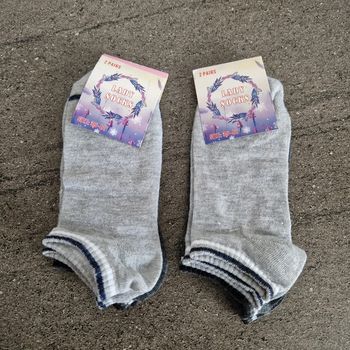 4 paires de socquettes 39/42.