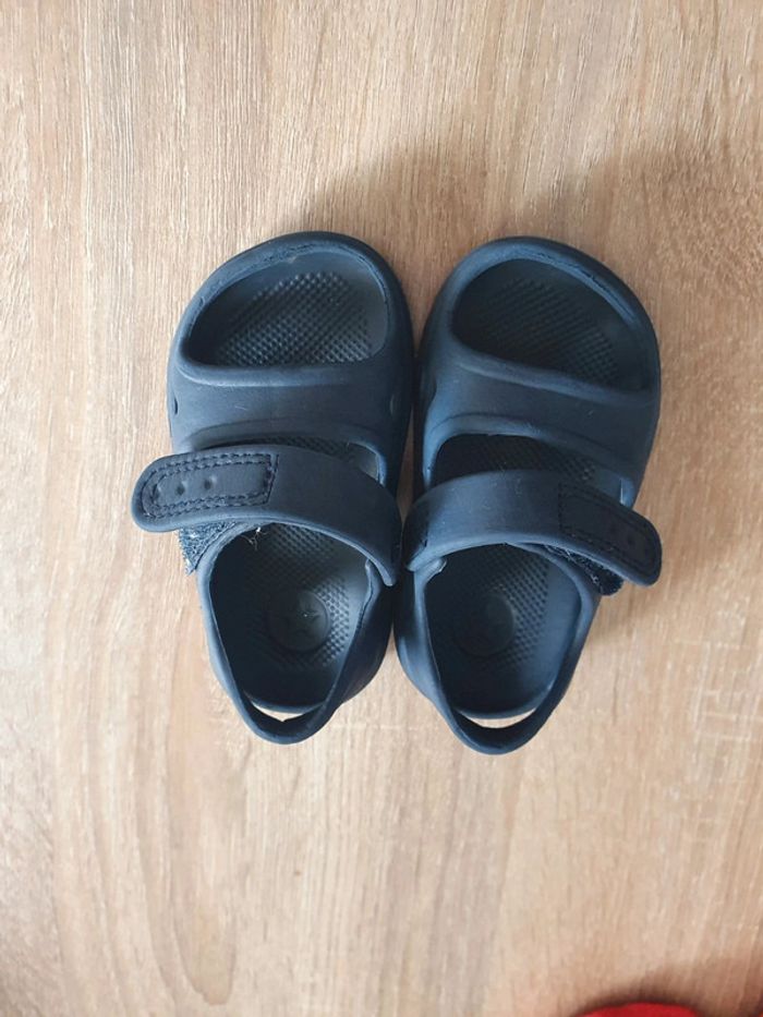 Claquette et crocs