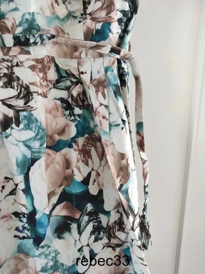 Robe habillée fleurie sans manches - photo numéro 3